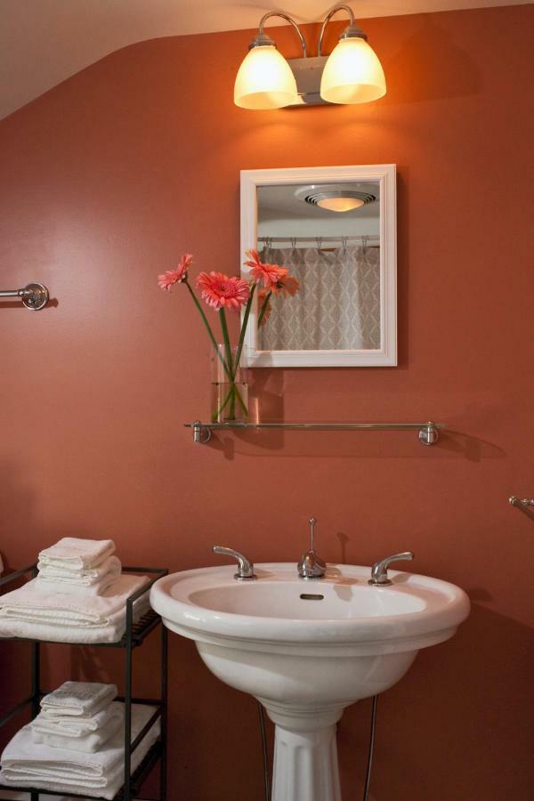 Newcastle Inn ภายนอก รูปภาพ